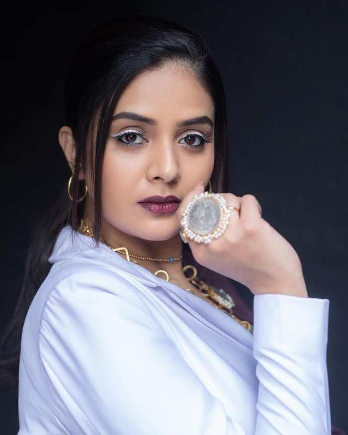 sreemukhi_teluguvox 2